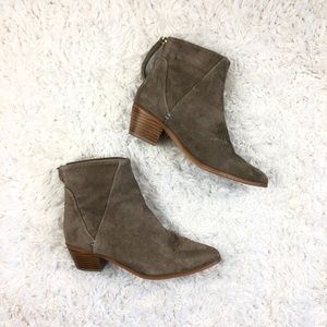 Steve Madden Iggiie Back Zip Suede Ankle Bootie 6